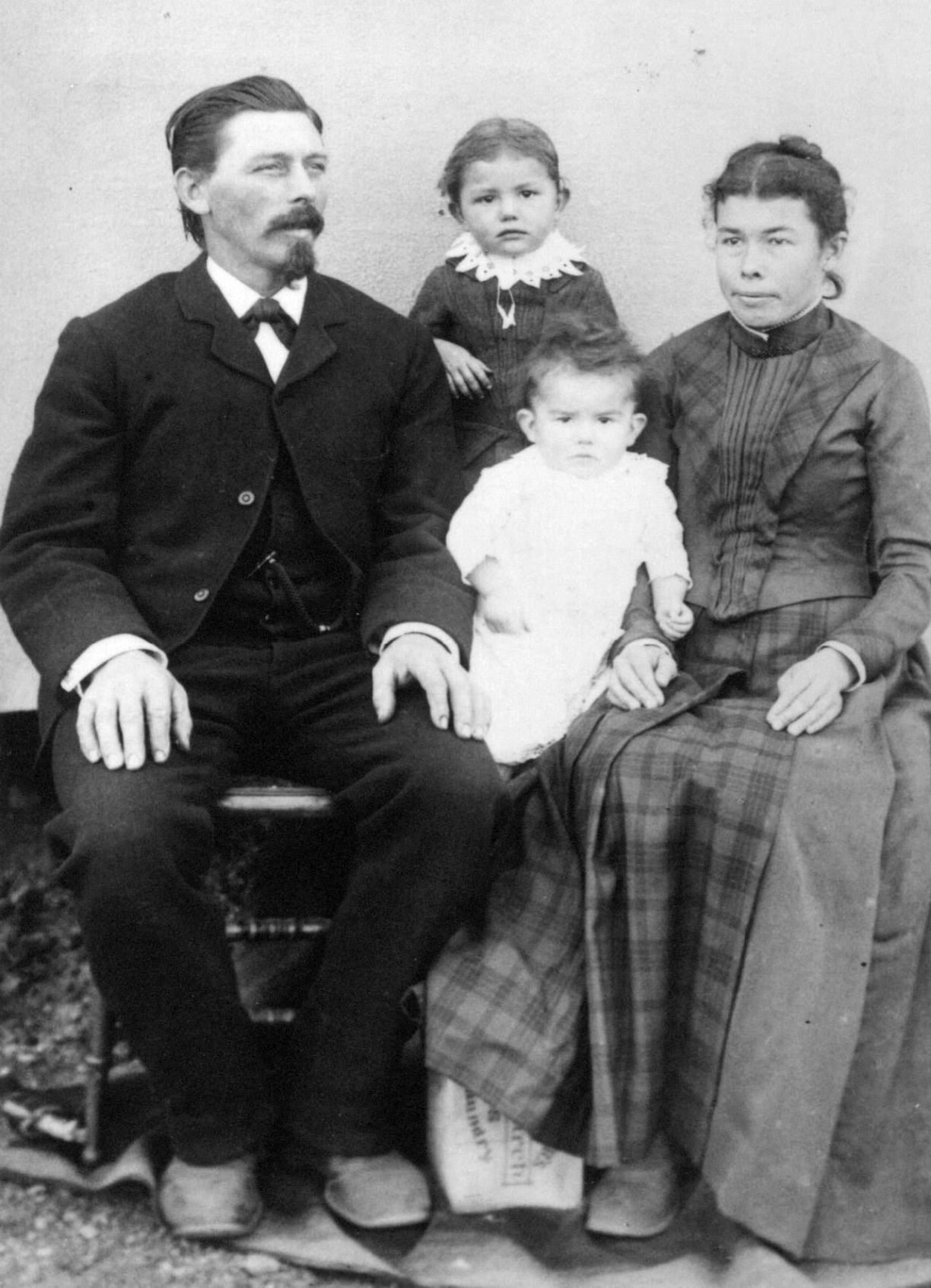 Ed and Bertha Haus and family